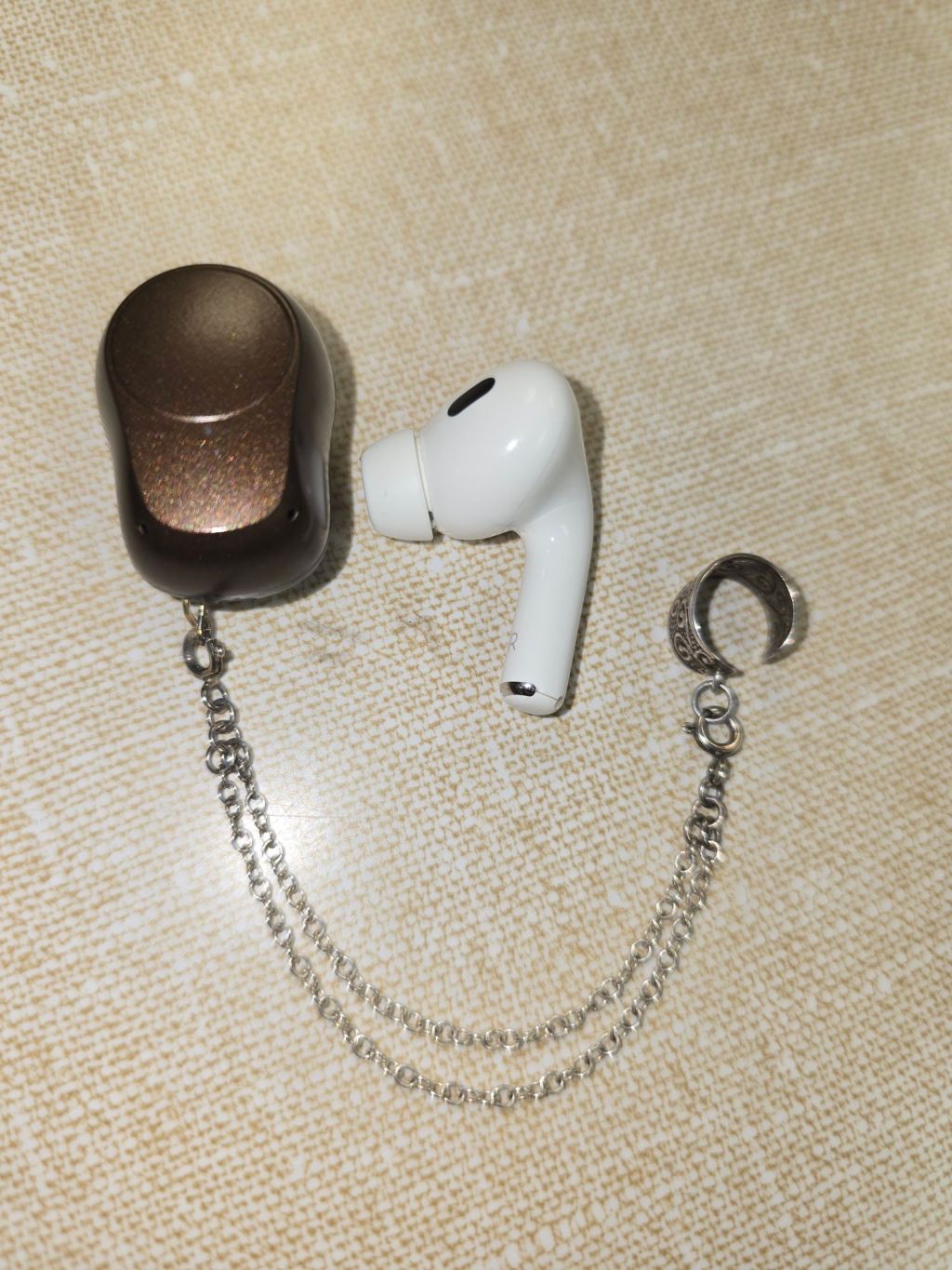 How to Stream Audio to Hearing Devices and Ear Buds&nbsp;Simultaneously